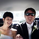 jízda novomanželů autem na svatbu, ride a newly married couple by car at the wedding